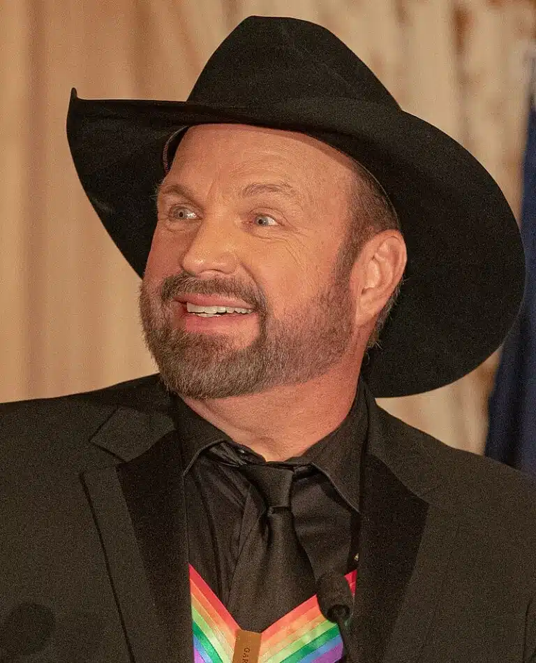 Why Is Garth Brooks Not On YouTube or Spotify?